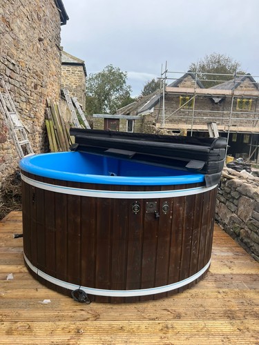 Hot tub with wood - wood, fired