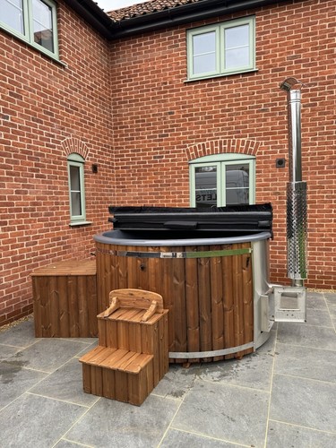 Hot tub with wood - hot, fired