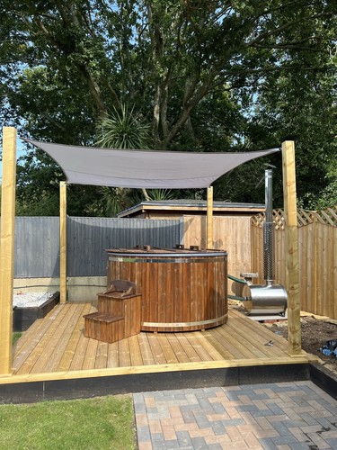 Wood fired fibreglass hot - wood,
