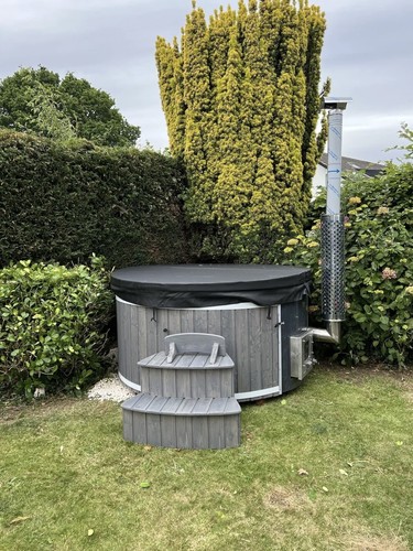 Hot tub integrated - wood, fired