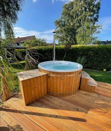 Thermowood fibreglass hot tub - hot,